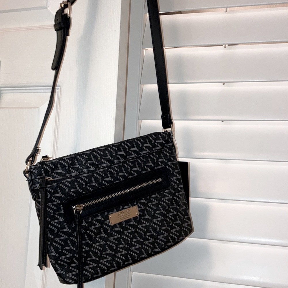 Jones New York NWT Gray and Black Purse
